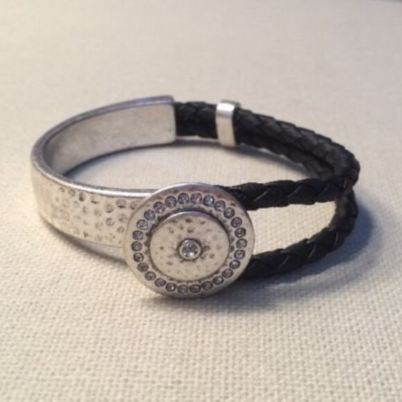 BUTTONS Retired Premier Designs Bracelet - Picture 1 of 1